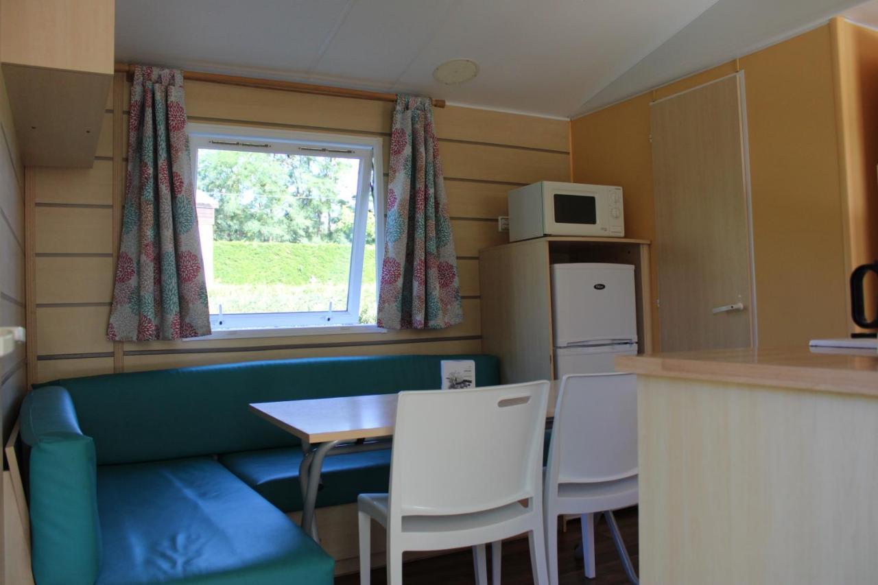 Camping Familial Paisible Avec Piscine, Mobil Home , Chalet, Studio & Emplacement Nue Casties-Labrande Екстер'єр фото