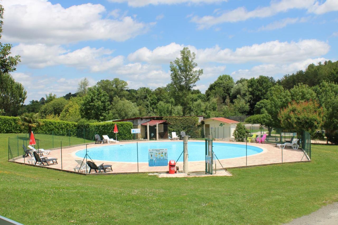 Camping Familial Paisible Avec Piscine, Mobil Home , Chalet, Studio & Emplacement Nue Casties-Labrande Екстер'єр фото