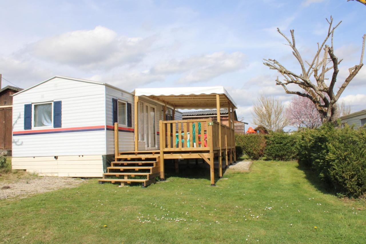 Camping Familial Paisible Avec Piscine, Mobil Home , Chalet, Studio & Emplacement Nue Casties-Labrande Екстер'єр фото