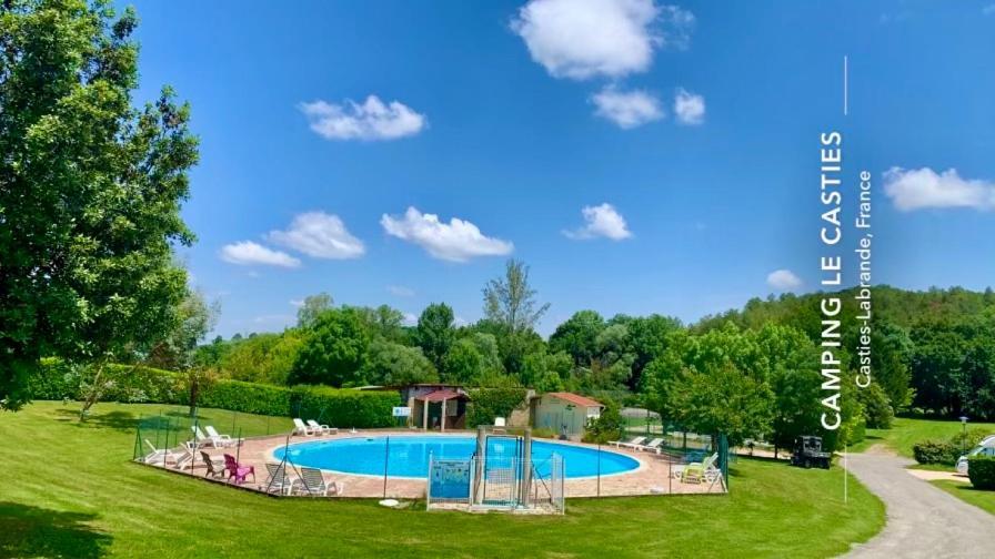 Camping Familial Paisible Avec Piscine, Mobil Home , Chalet, Studio & Emplacement Nue Casties-Labrande Екстер'єр фото