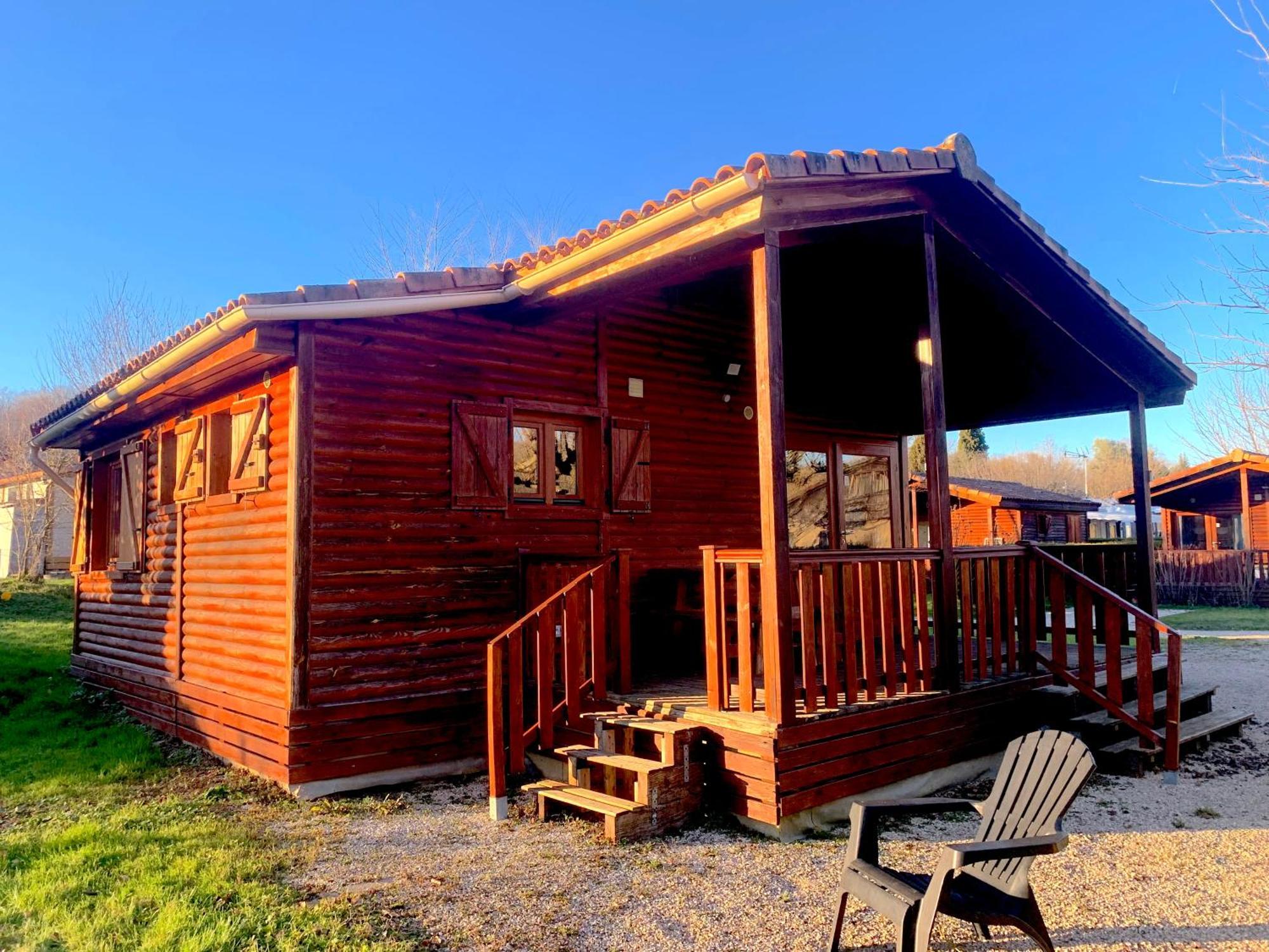 Camping Familial Paisible Avec Piscine, Mobil Home , Chalet, Studio & Emplacement Nue Casties-Labrande Екстер'єр фото