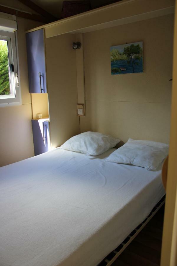 Camping Familial Paisible Avec Piscine, Mobil Home , Chalet, Studio & Emplacement Nue Casties-Labrande Екстер'єр фото