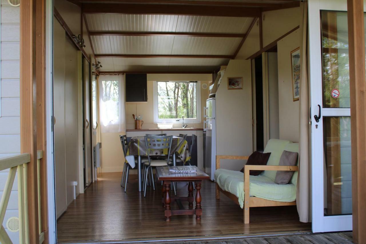Camping Familial Paisible Avec Piscine, Mobil Home , Chalet, Studio & Emplacement Nue Casties-Labrande Екстер'єр фото