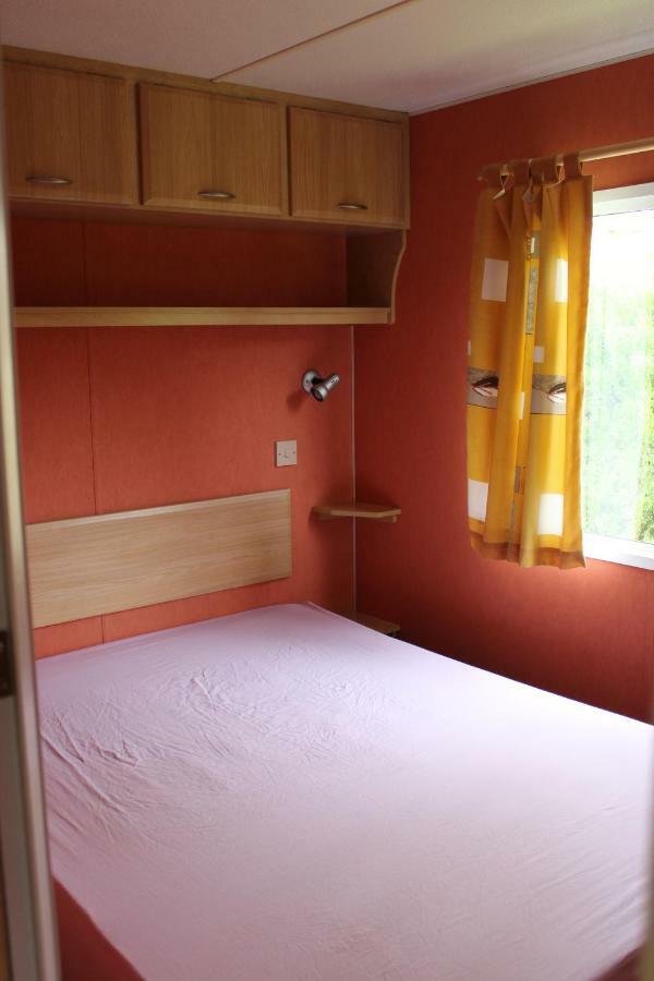 Camping Familial Paisible Avec Piscine, Mobil Home , Chalet, Studio & Emplacement Nue Casties-Labrande Екстер'єр фото