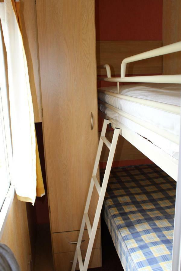 Camping Familial Paisible Avec Piscine, Mobil Home , Chalet, Studio & Emplacement Nue Casties-Labrande Екстер'єр фото