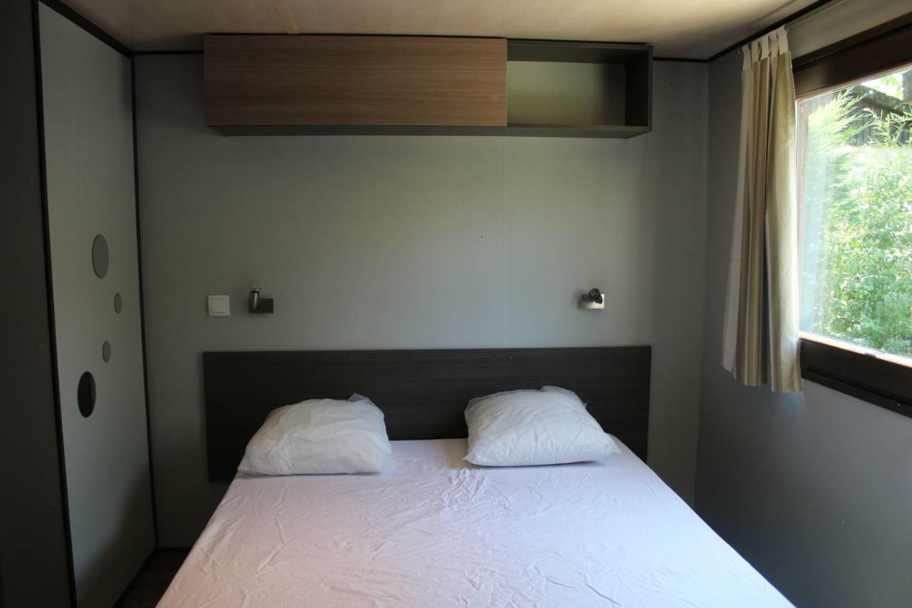 Camping Familial Paisible Avec Piscine, Mobil Home , Chalet, Studio & Emplacement Nue Casties-Labrande Екстер'єр фото